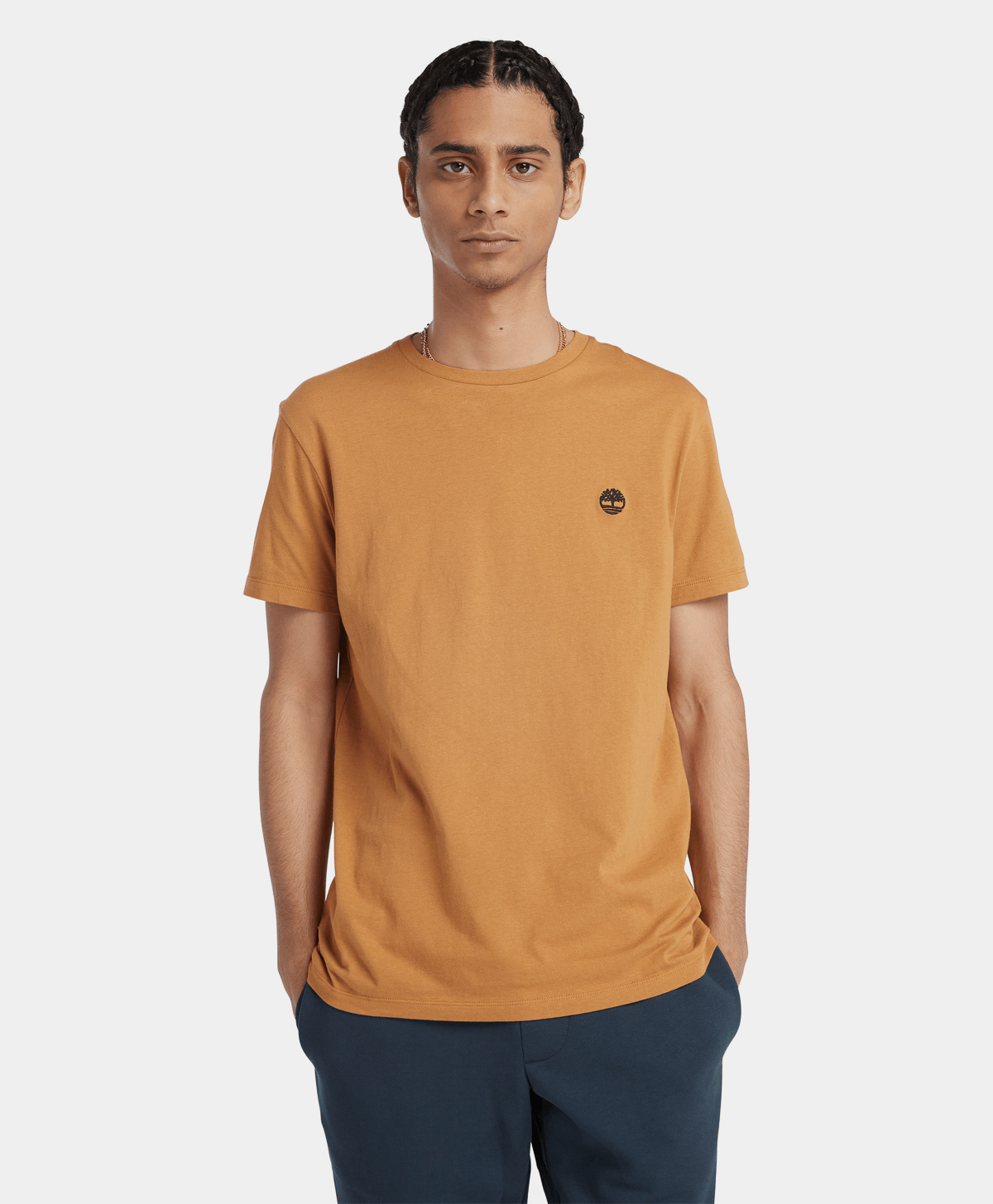 Playera con logotipo del árbol para hombre