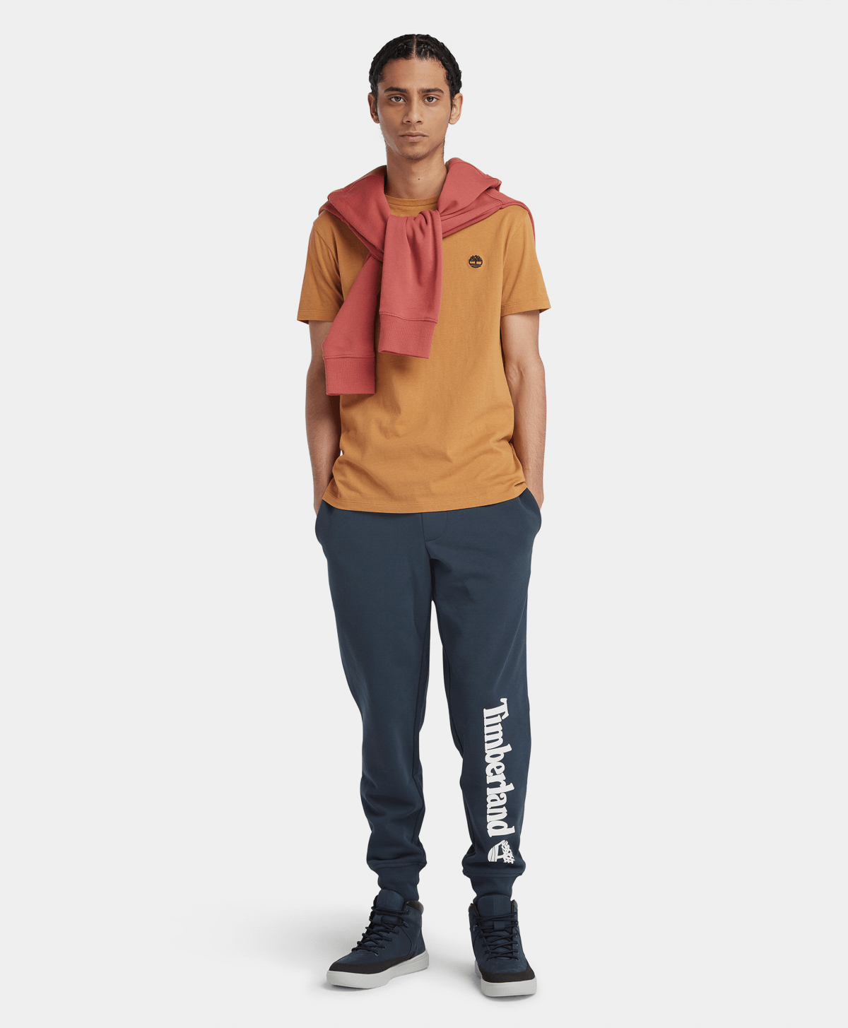 Playera con logotipo del árbol para hombre