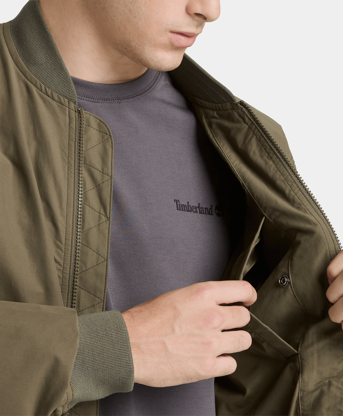 Bomber utilitaria repelente al agua para hombre